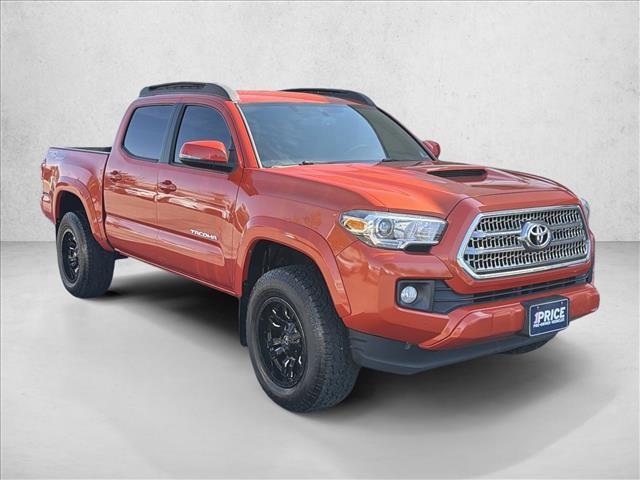Used 2017 Toyota Tacoma TRD Sport w/ Tow Package (A/T) image 3