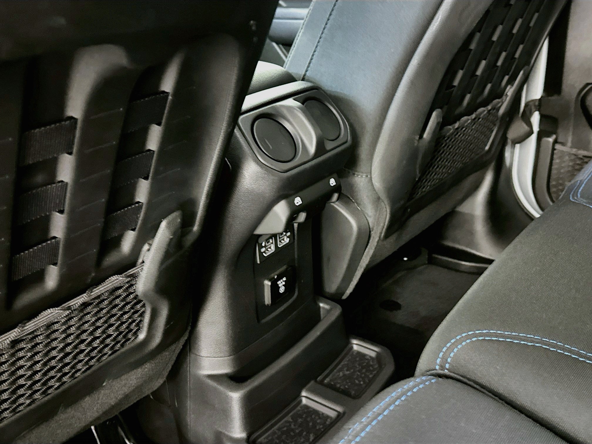 Used 2022 Jeep Wrangler Unlimited Rubicon 4xe AWD/4WD image 28