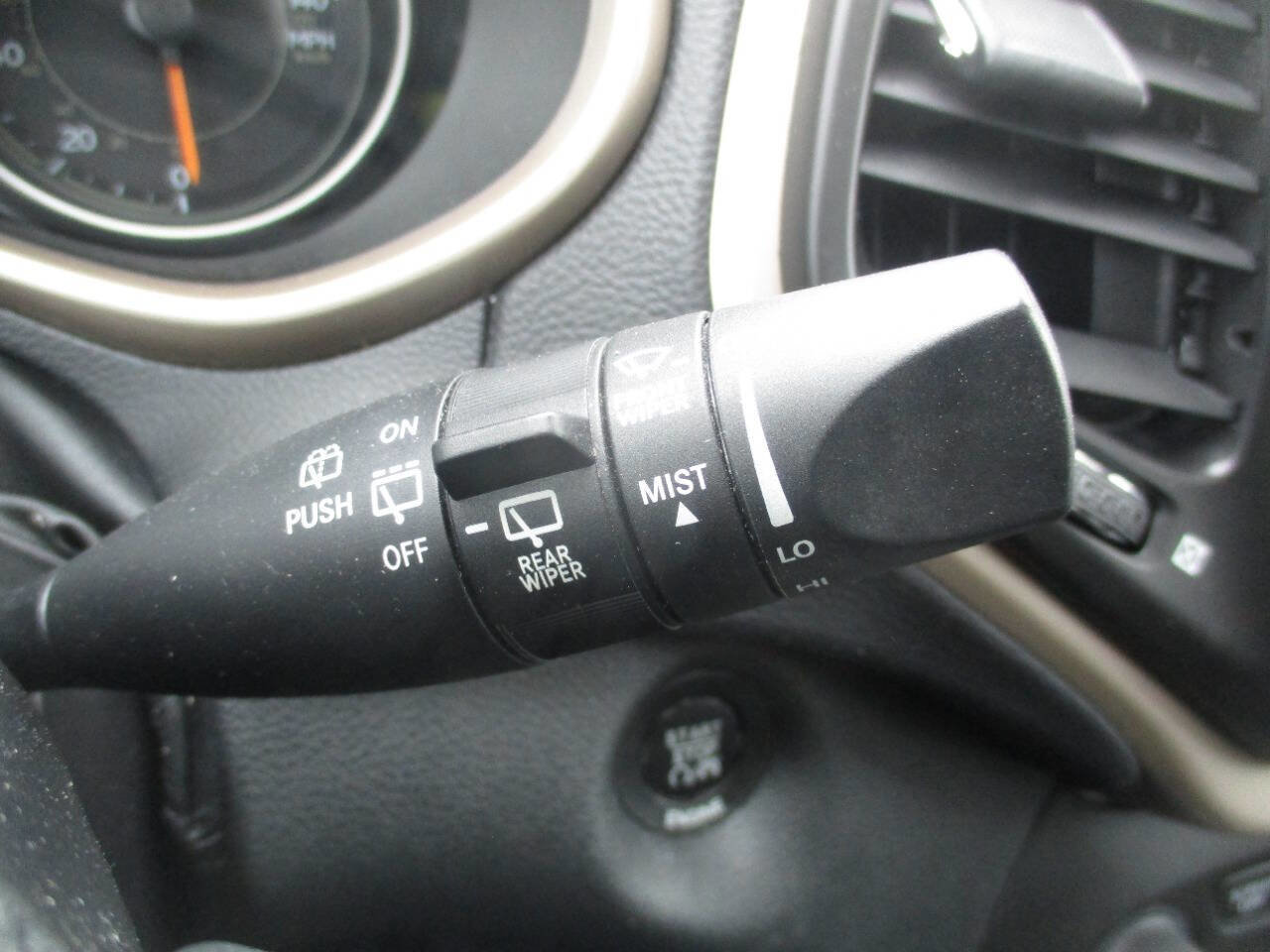 Used 2016 Jeep Cherokee Limited w/ Luxury Group image 22