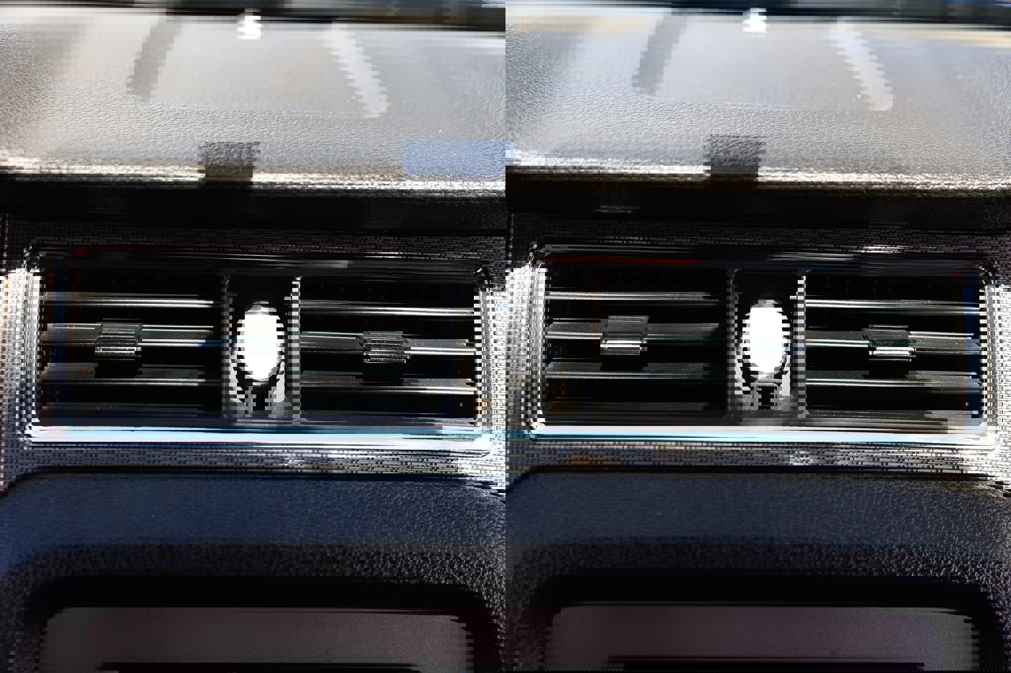 Used 2010 Ford Mustang GT image 37