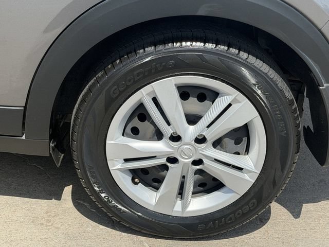 Used 2024 Nissan Kicks S FWD image 8