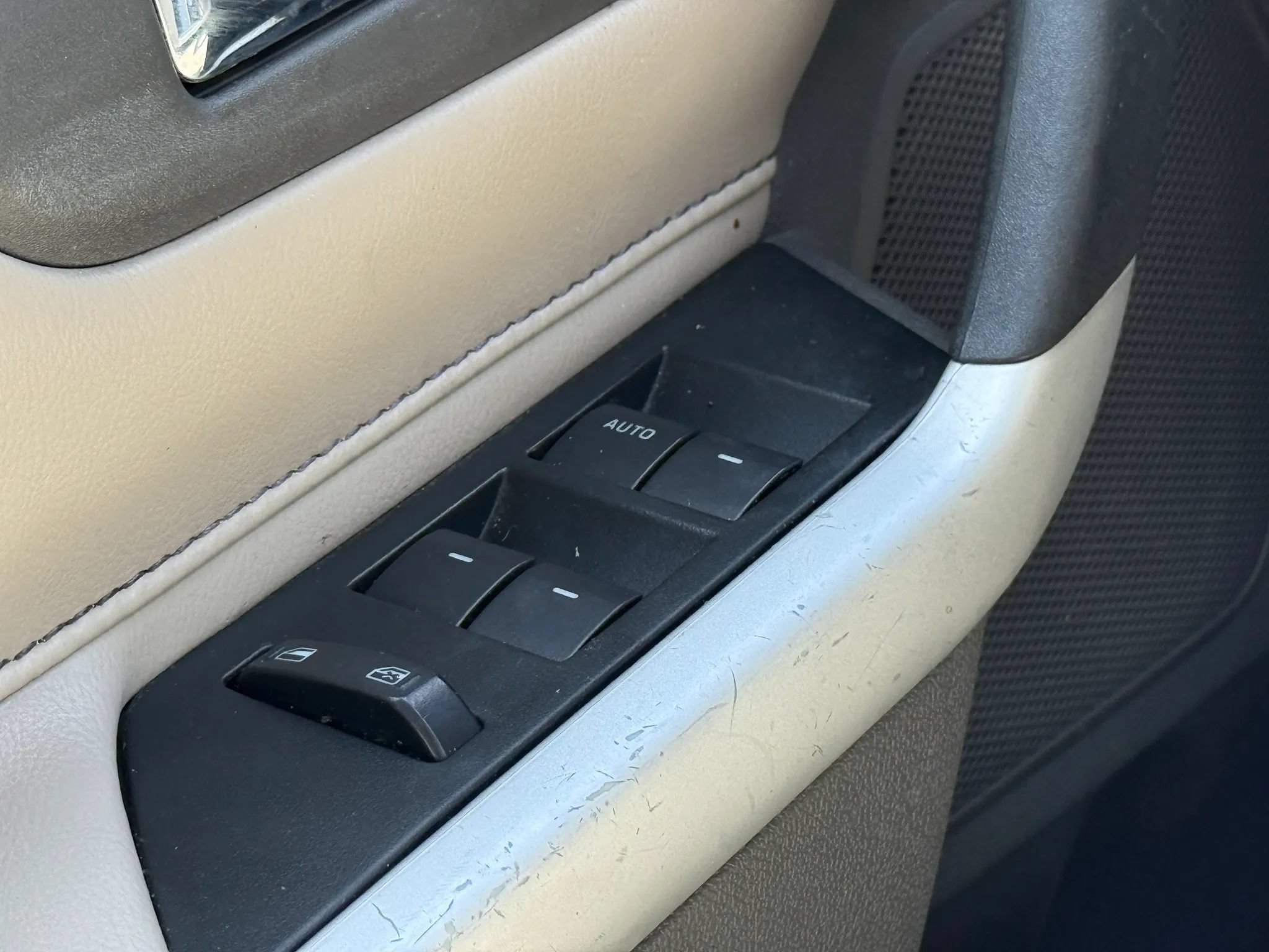 Used 2013 Ford Edge SEL FWD image 23