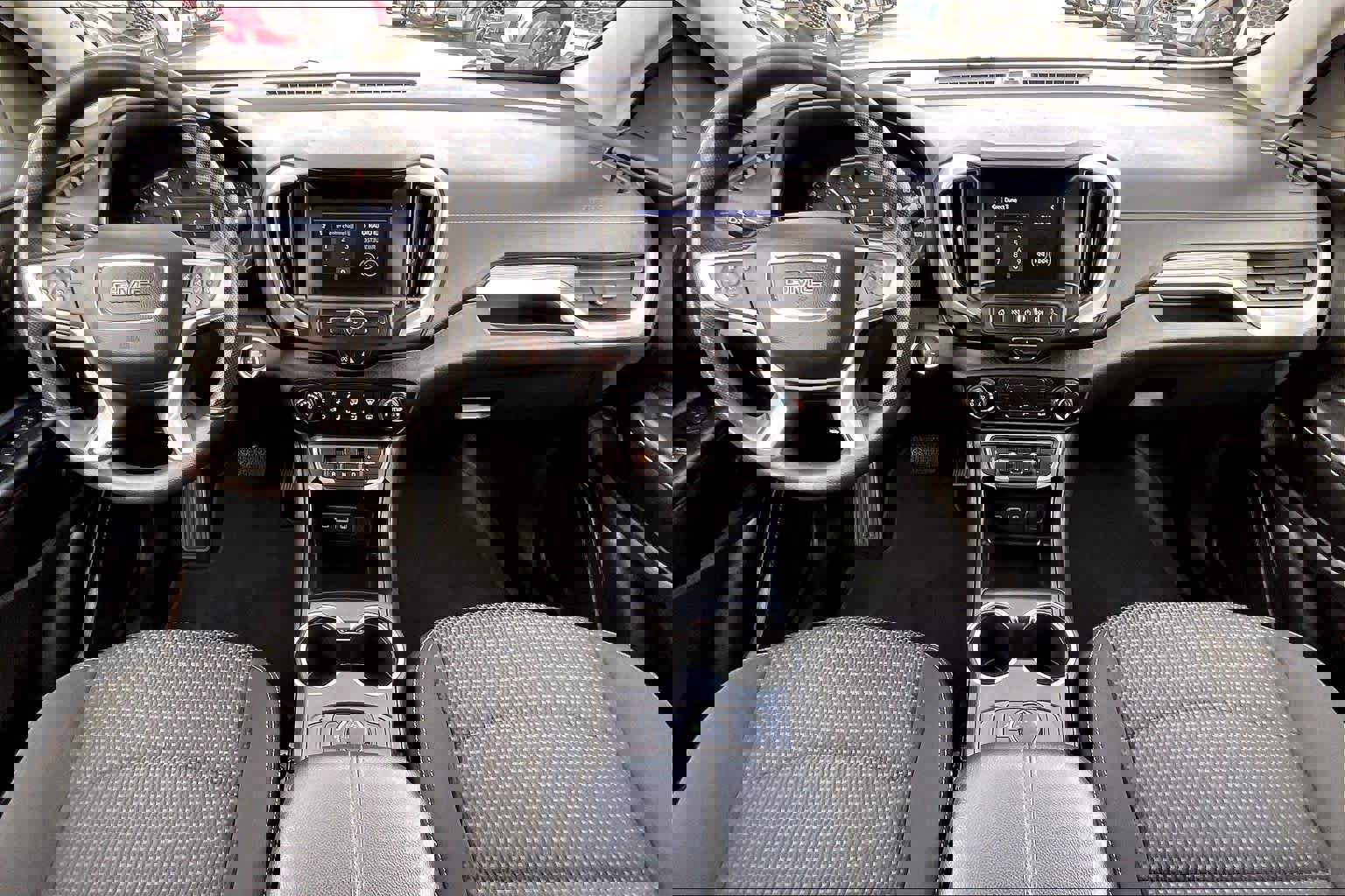 Used 2024 GMC Terrain SLE image 15