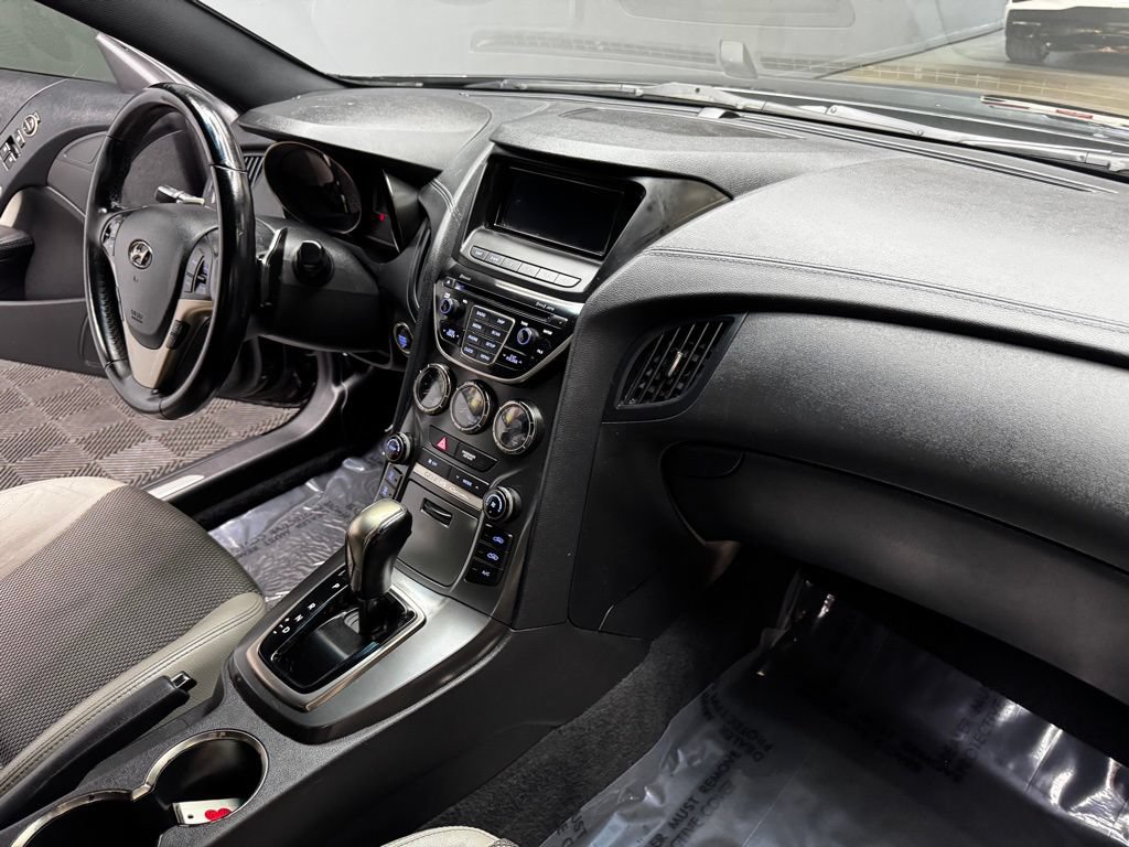 Used 2016 Hyundai Genesis 3.8 RWD image 41