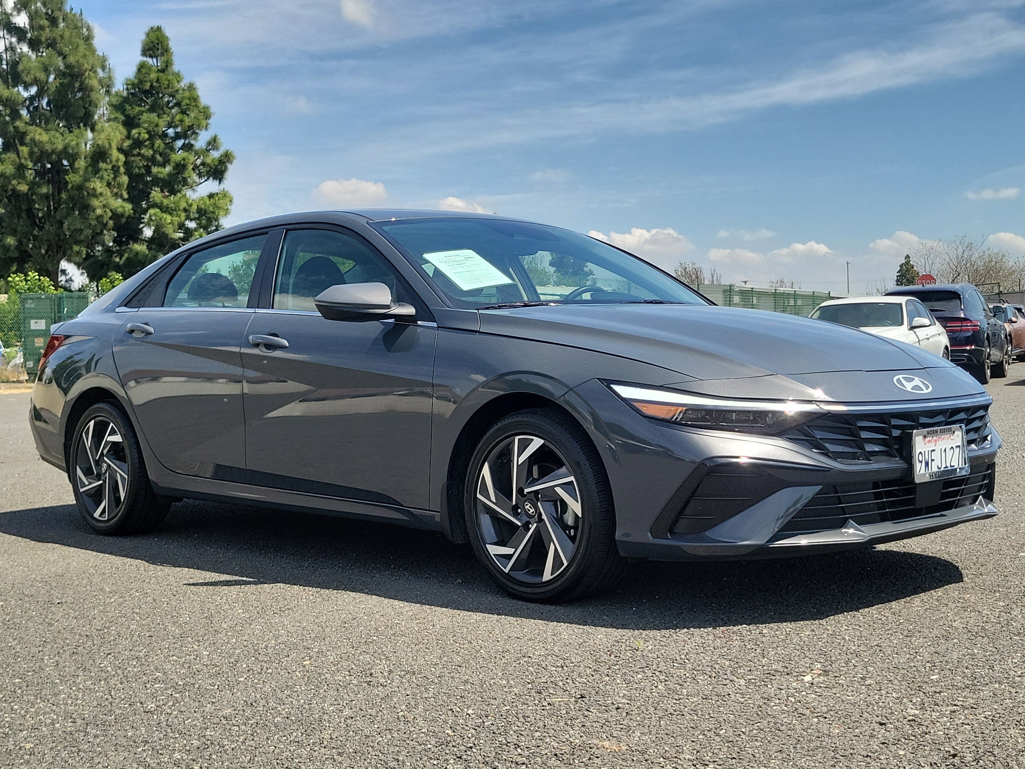 Certified 2025 Hyundai Elantra Limited image 5