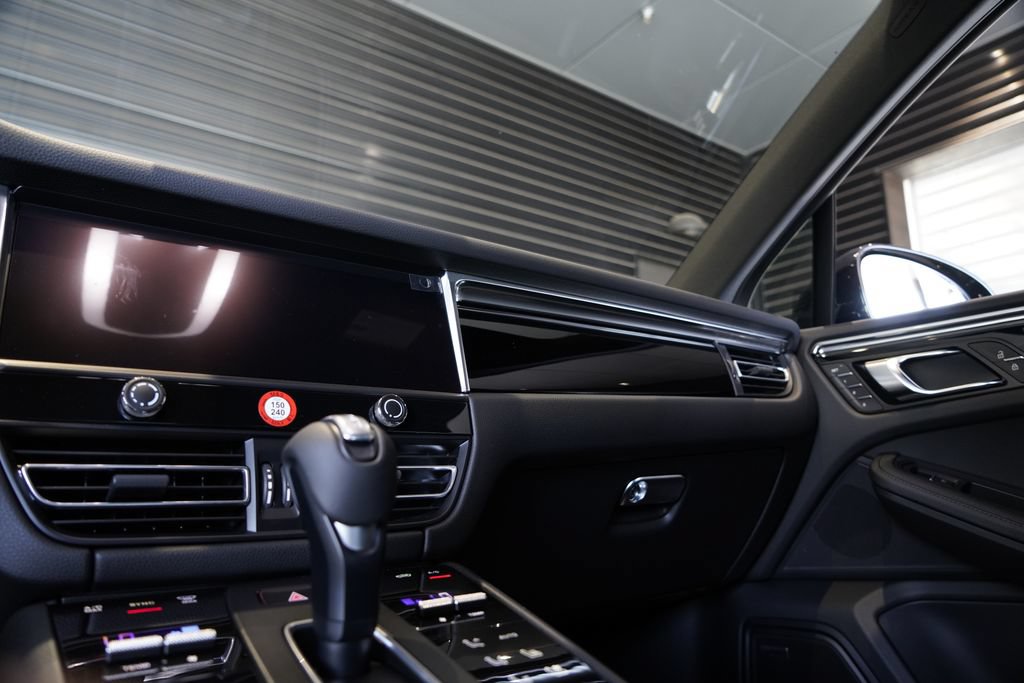 New 2026 Porsche Macan S AWD/4WD image 16