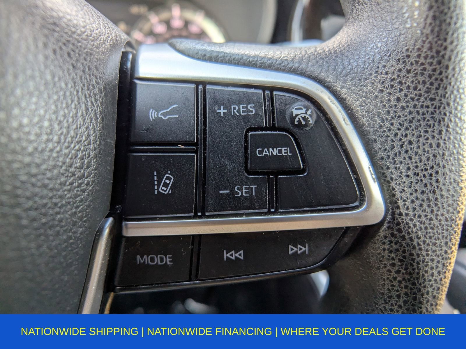 Used 2023 Toyota Highlander L image 33