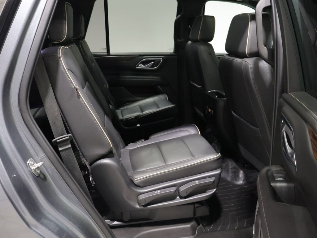 Used 2021 Chevrolet Tahoe Premier w/ Premium Package image 25