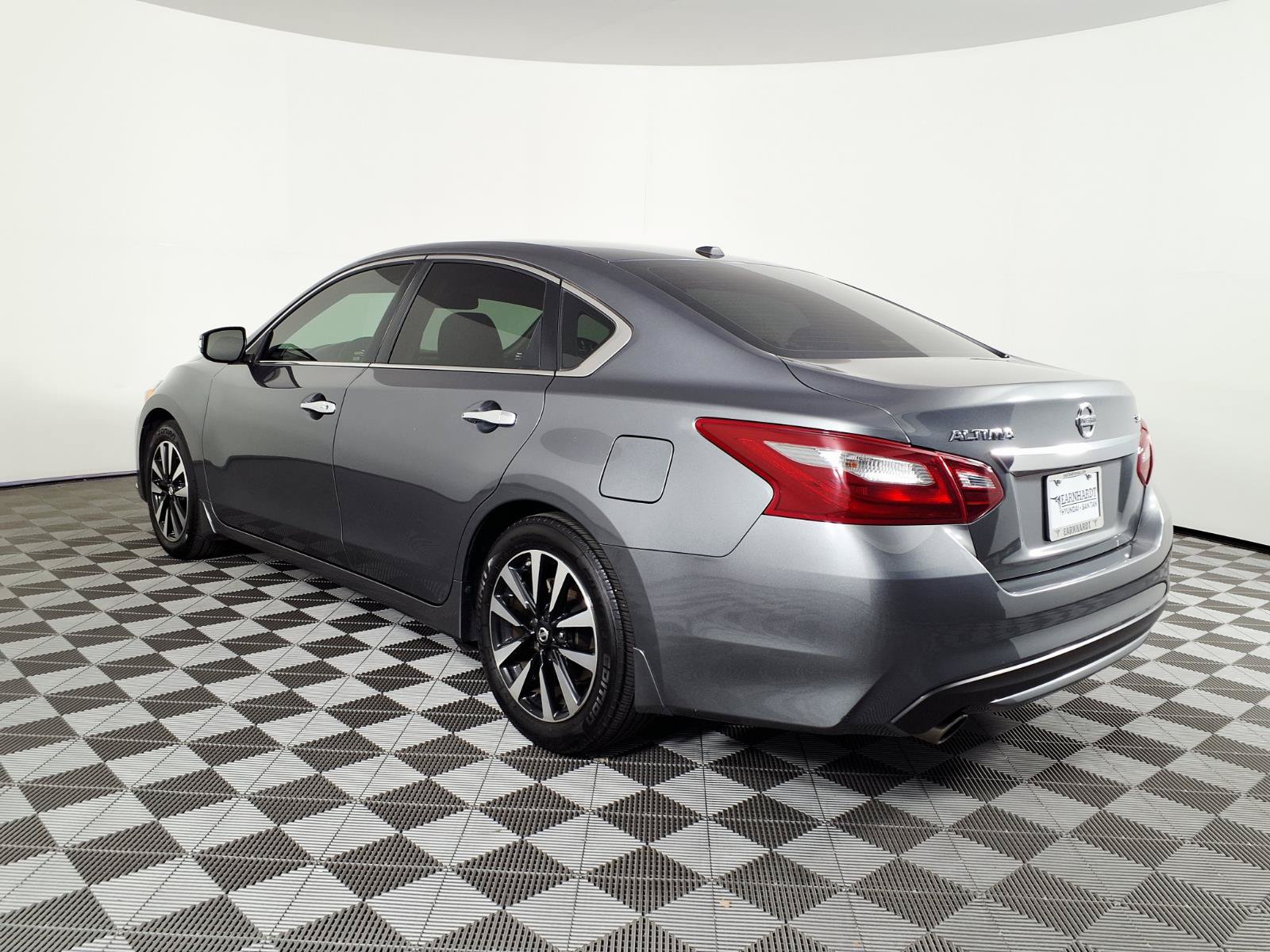 Used 2018 Nissan Altima 2.5 SV w/ 2.5 SV Technology Package FWD image 6