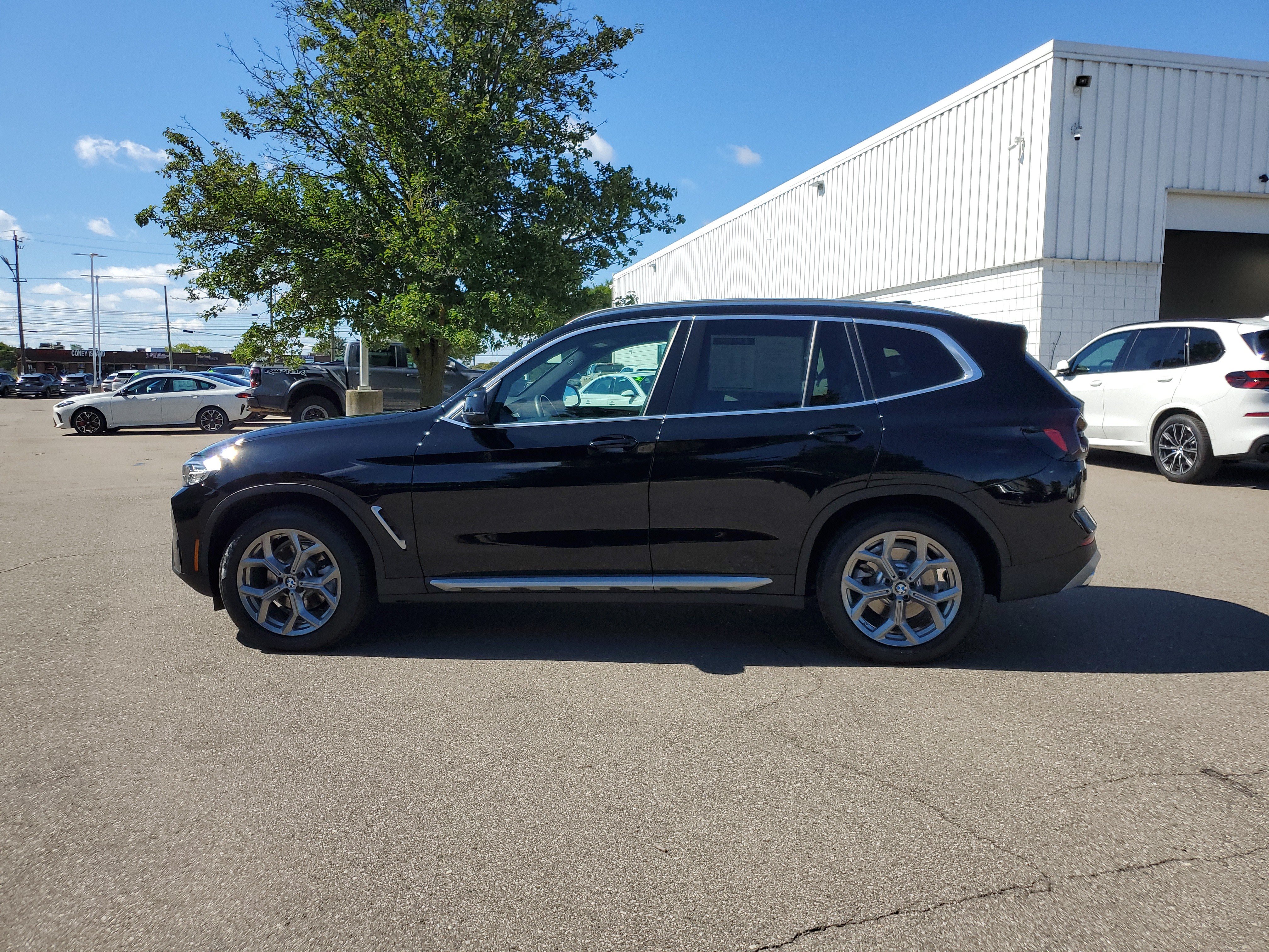 Certified 2023 BMW X3 xDrive30i w/ Premium Package AWD/4WD image 2