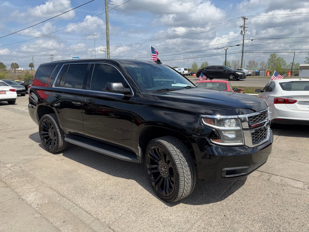 Used 2017 Chevrolet Tahoe LT w/ Luxury Package image 4
