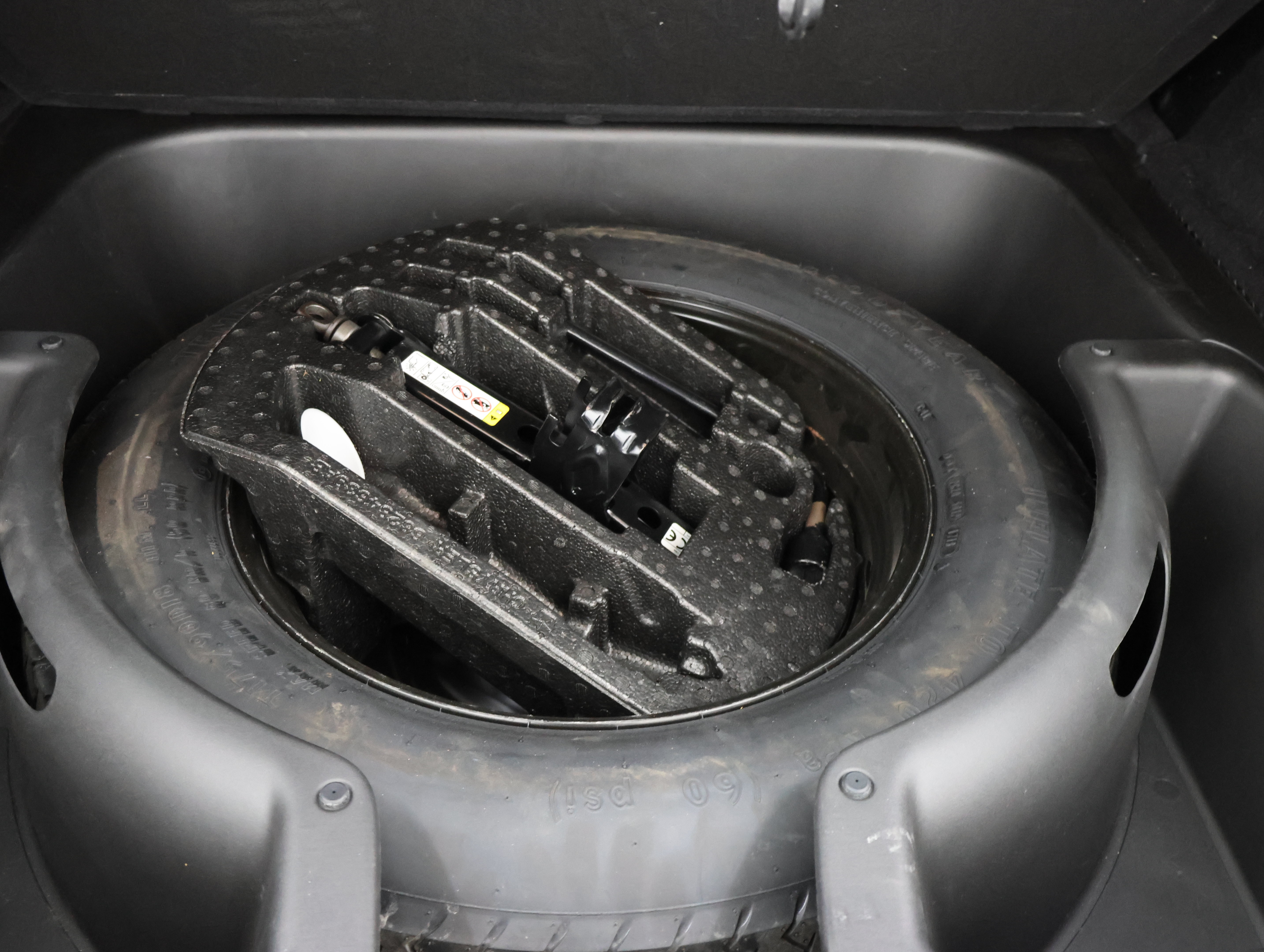 Used 2018 Jeep Grand Cherokee Altitude AWD/4WD image 27