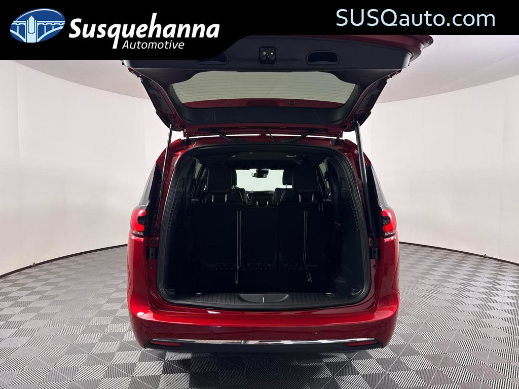 New 2026 Chrysler Pacifica Select image 11