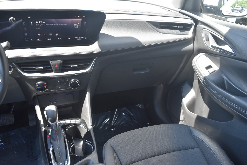 Used 2025 Buick Encore GX Preferred AWD/4WD image 13