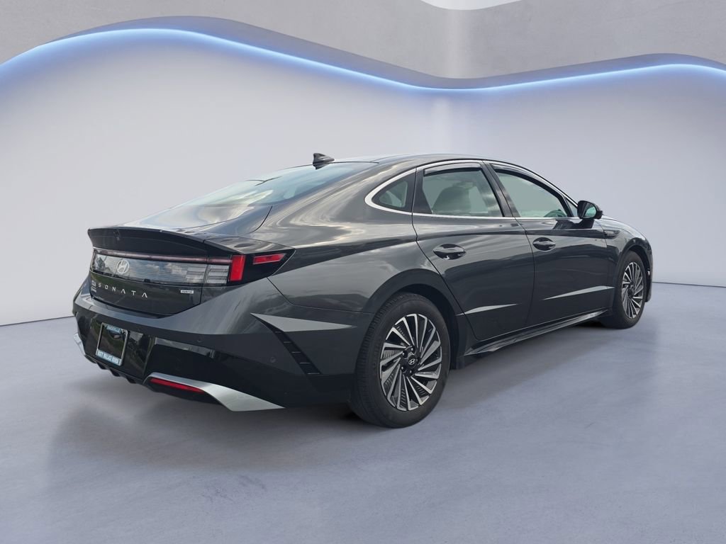Used 2024 Hyundai Sonata Limited FWD image 6
