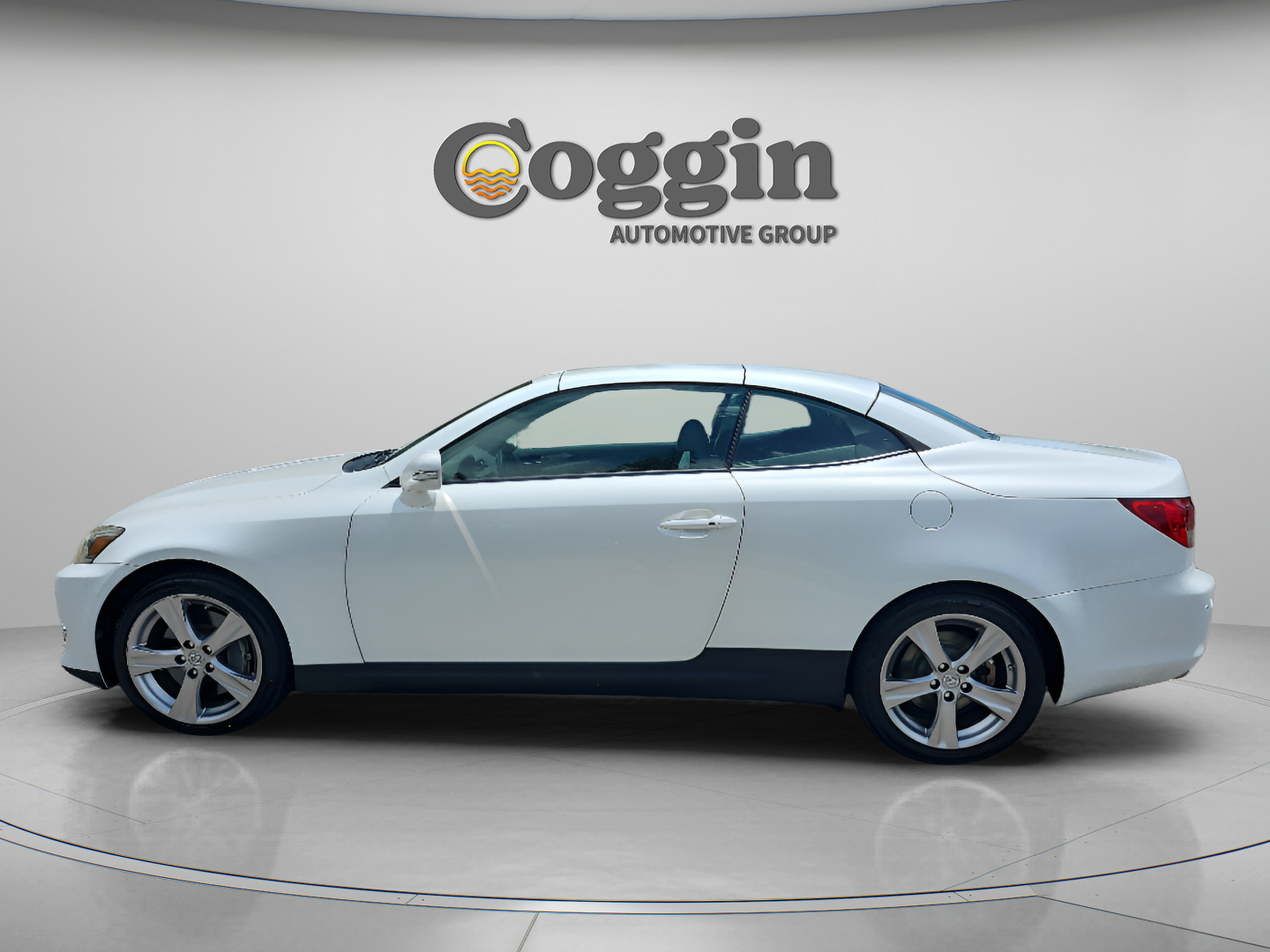 Used 2012 Lexus IS 350C w/ Luxury Pkg RWD image 2