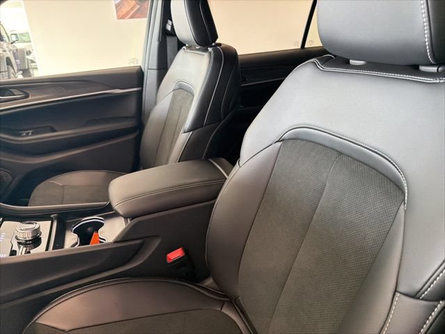 New 2026 Jeep Grand Cherokee L 4WD image 13