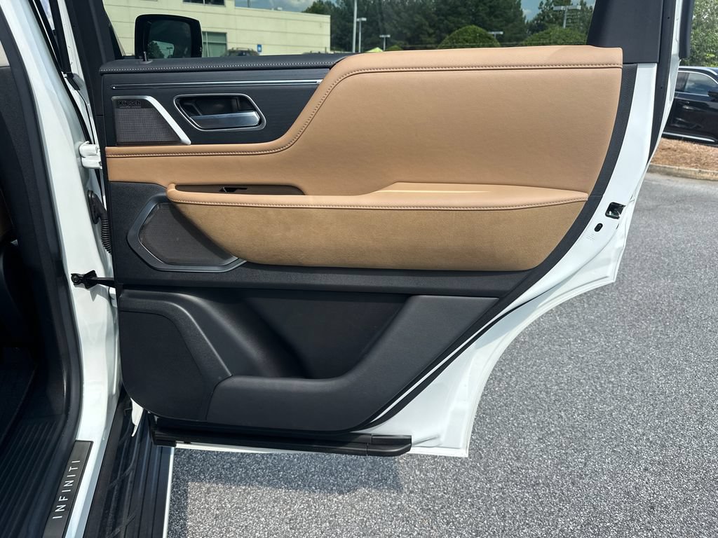 Used 2025 INFINITI QX80 Sensory AWD/4WD image 14