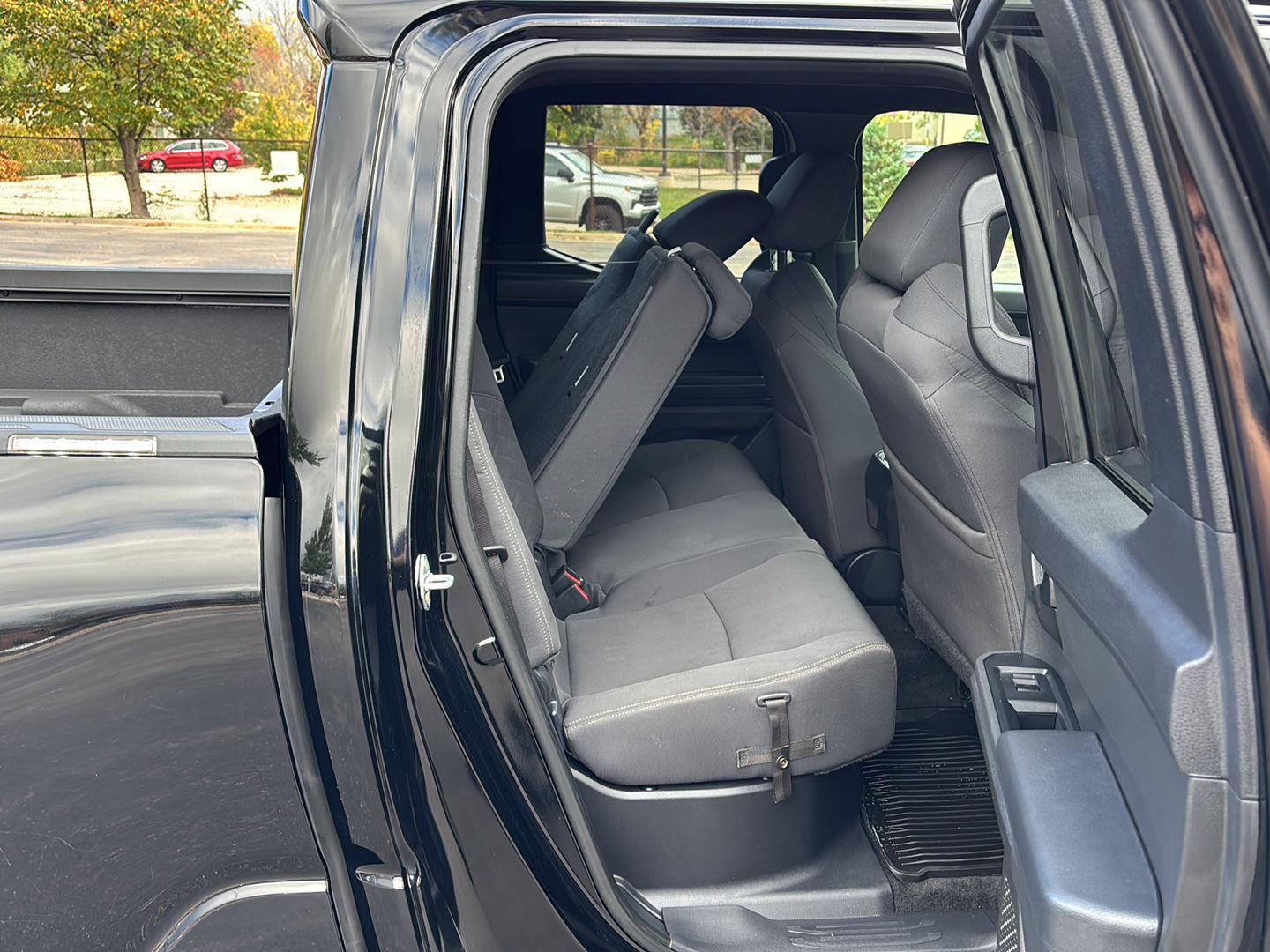 Used 2024 Toyota Tacoma SR5 AWD/4WD image 17