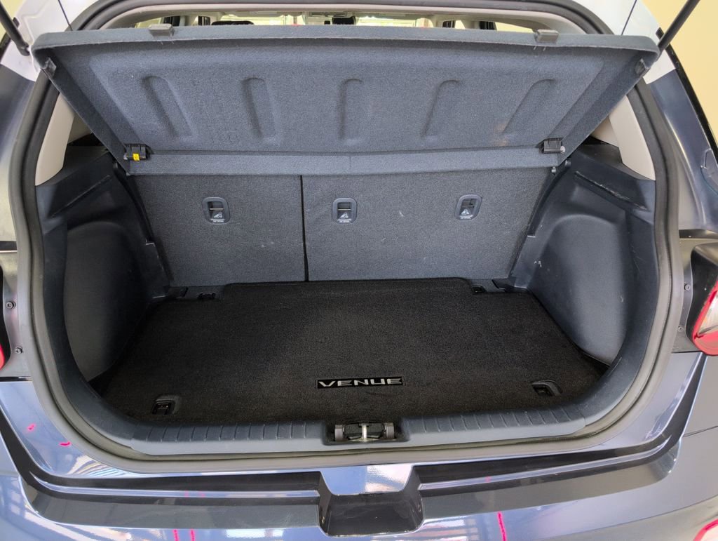 Certified 2021 Hyundai Venue image 24