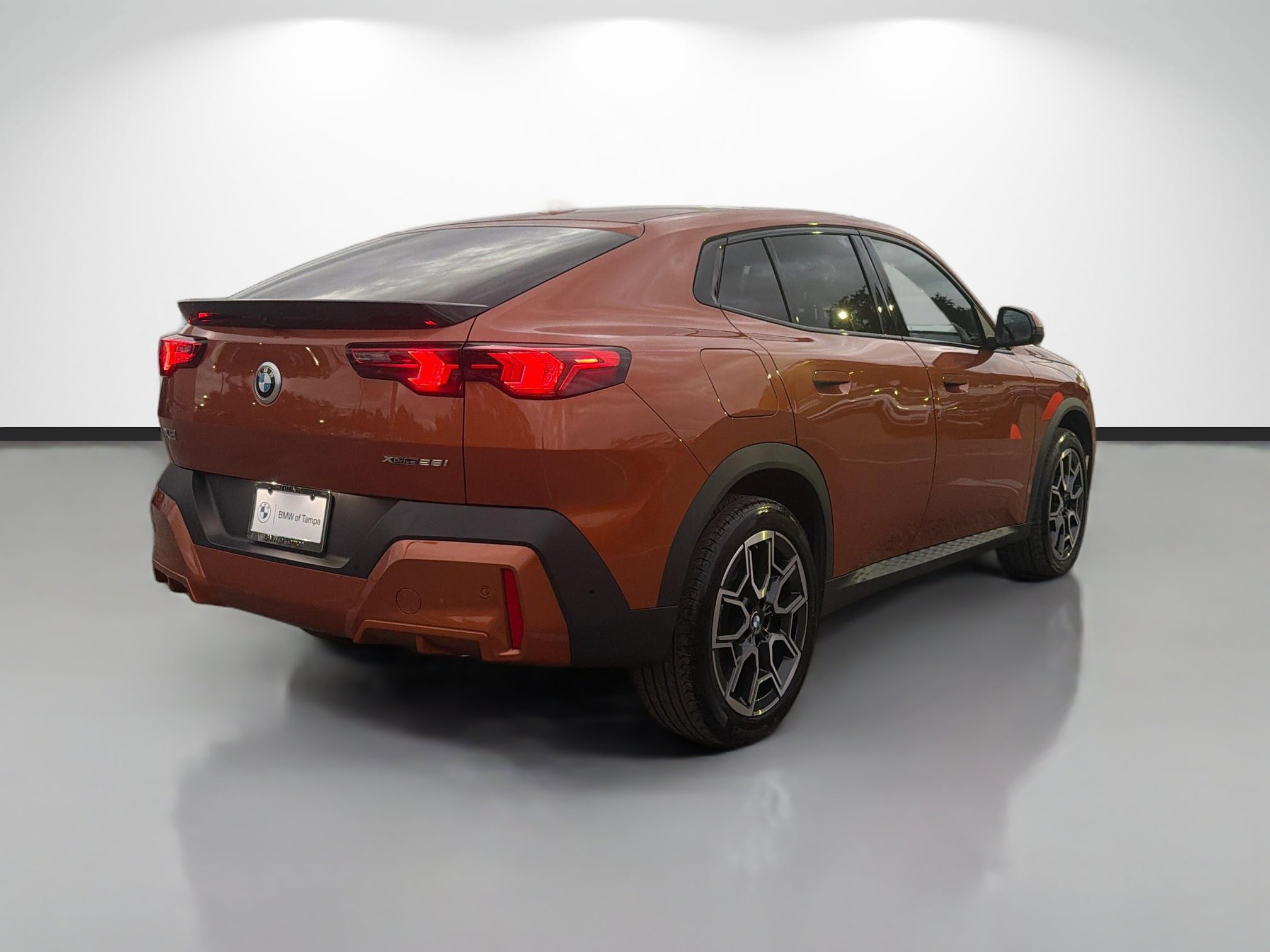 Used 2025 BMW X2 xDrive28i image 3