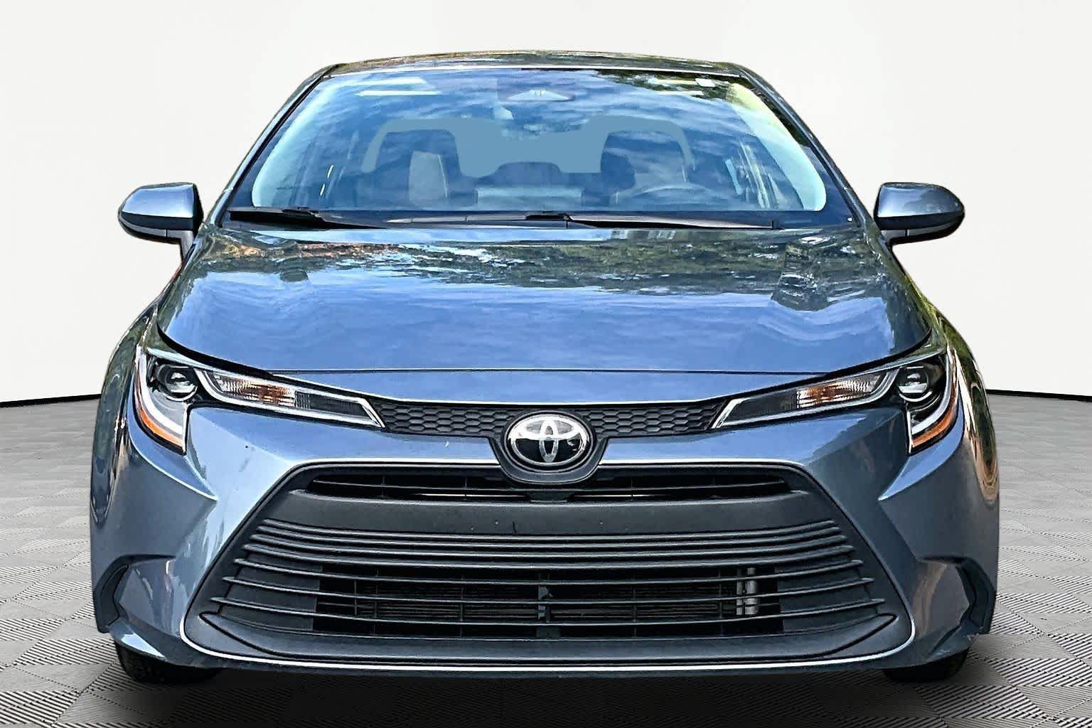 Certified 2025 Toyota Corolla LE w/ Convenience Package FWD image 4