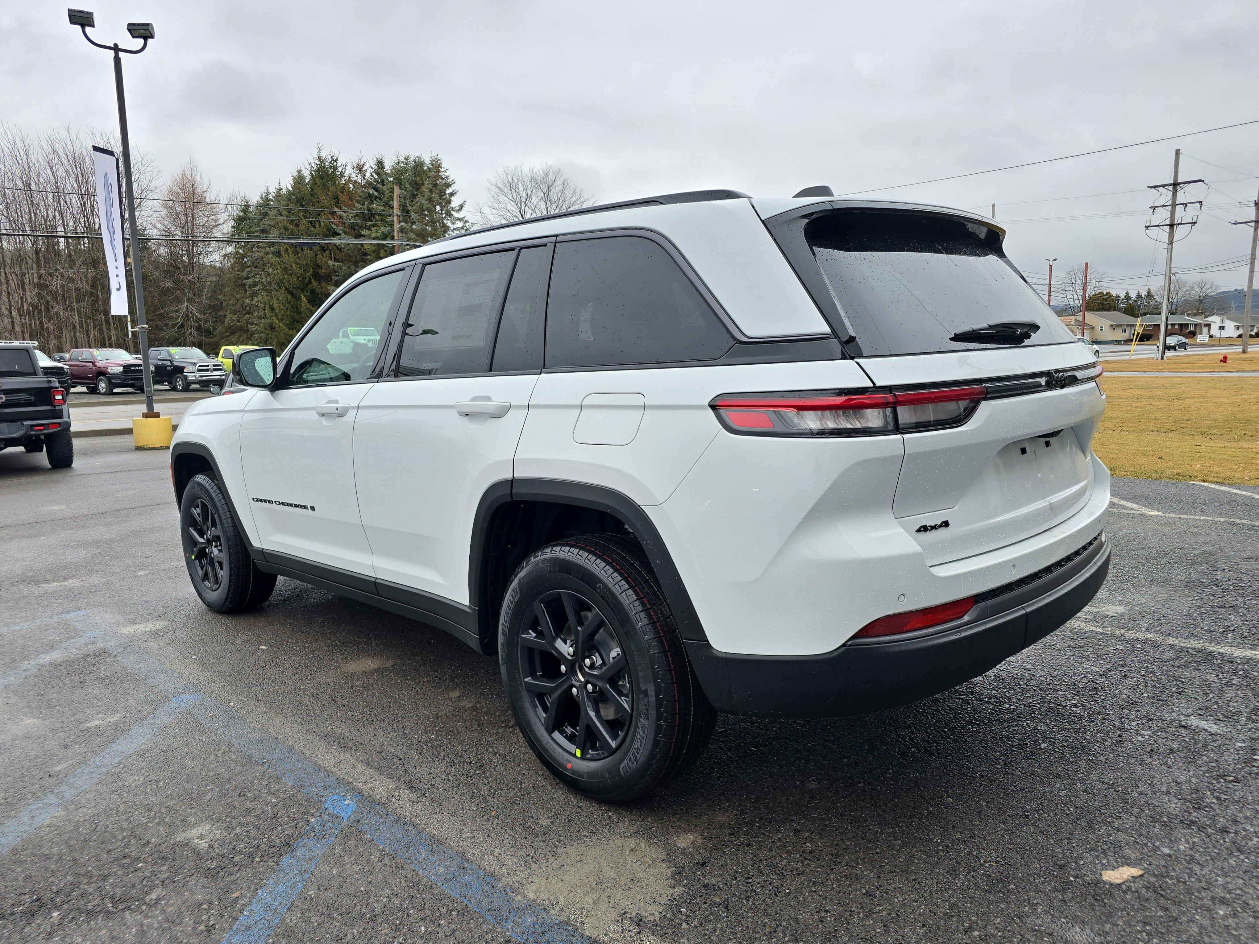 New 2026 Jeep Grand Cherokee Altitude image 6