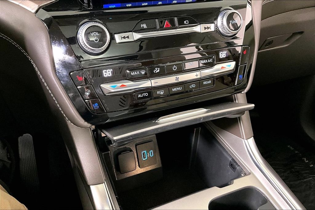 Used 2021 Ford Explorer Platinum w/ Equipment Group 601A image 34