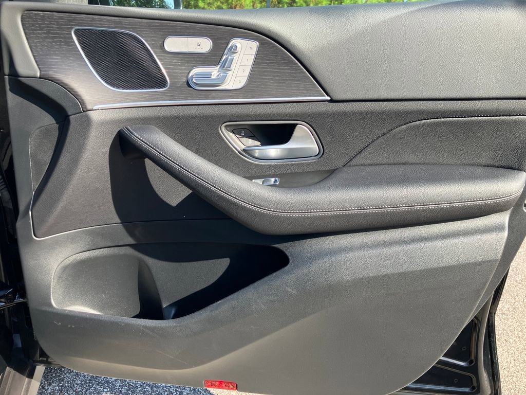 Used 2025 Mercedes-Benz GLE 350 4MATIC image 37