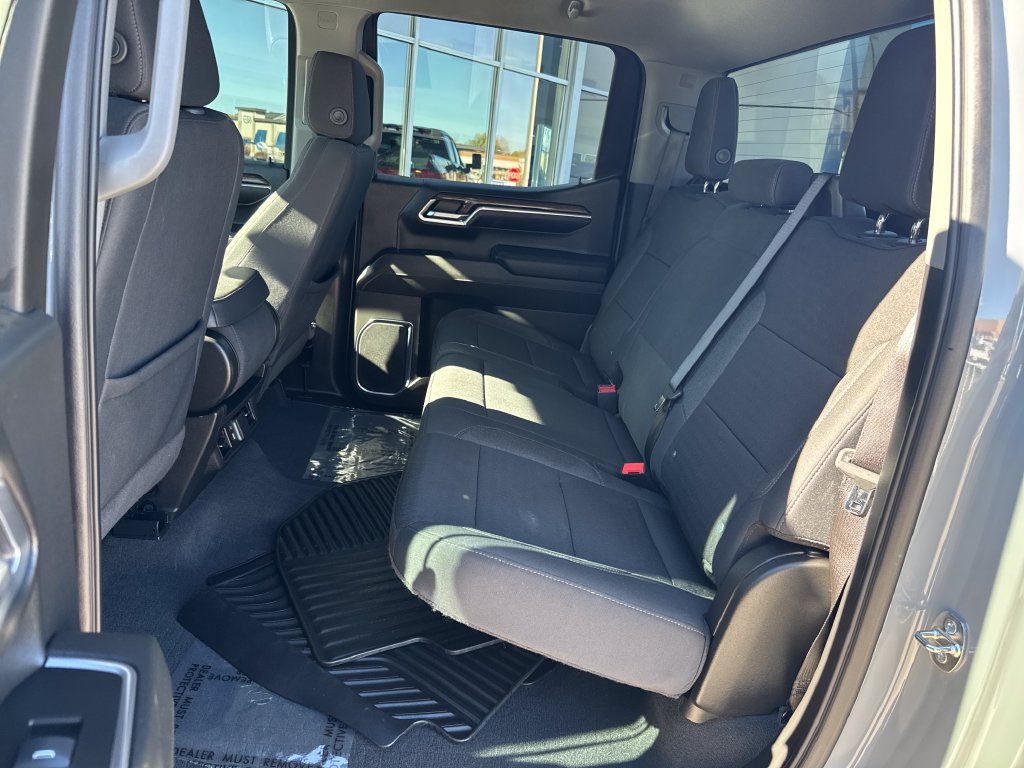Used 2024 Chevrolet Silverado 1500 LT AWD/4WD image 28