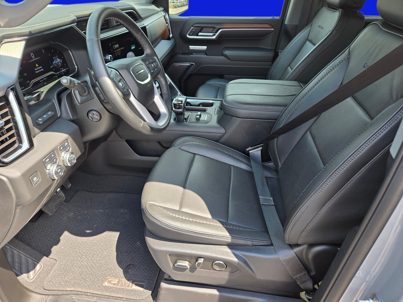 Used 2025 GMC Sierra 1500 Denali w/ Denali Reserve Package AWD/4WD image 15