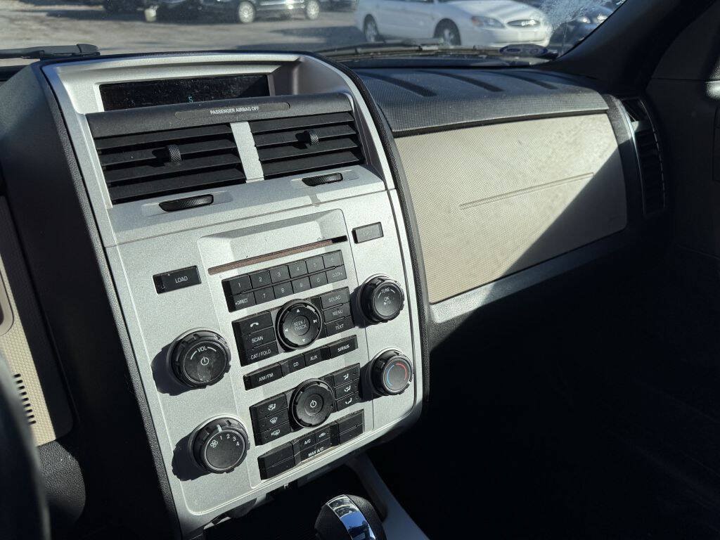 Used 2010 Mercury Mariner 4WD image 11