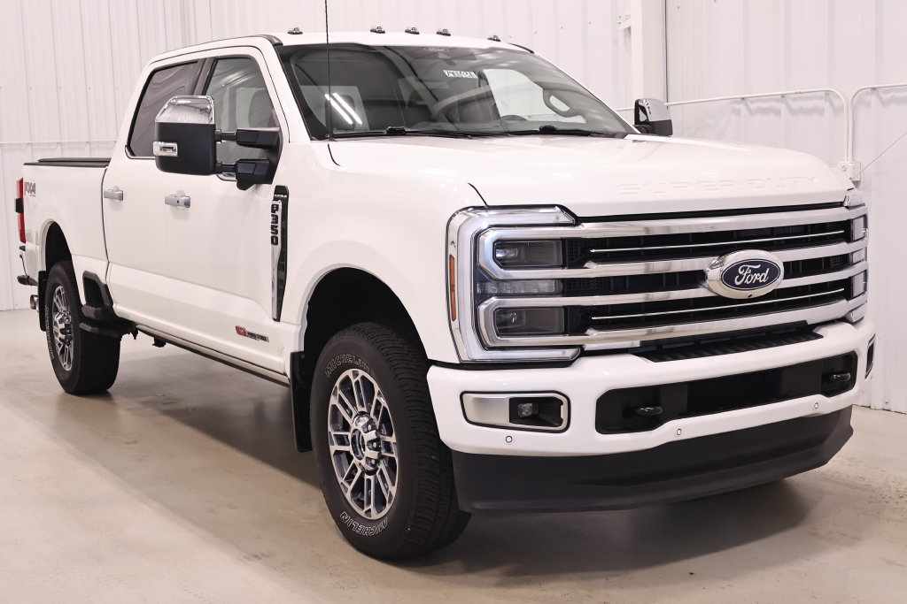 Certified 2025 Ford F350 Platinum w/ Platinum Plus Package AWD/4WD image 4