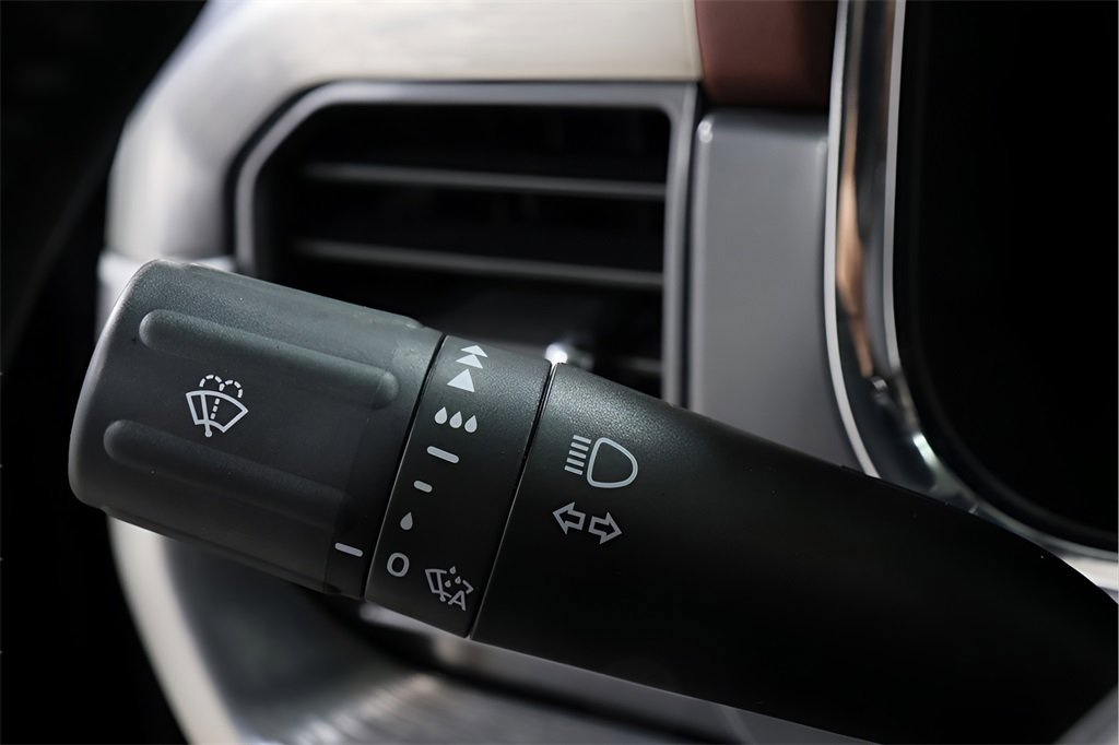 Used 2022 Ford F150 Lariat w/ Equipment Group 502A High image 18