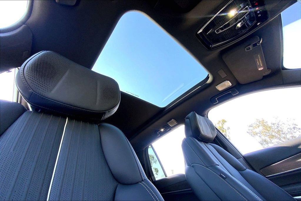 New 2026 Cadillac Vistiq Sport image 32