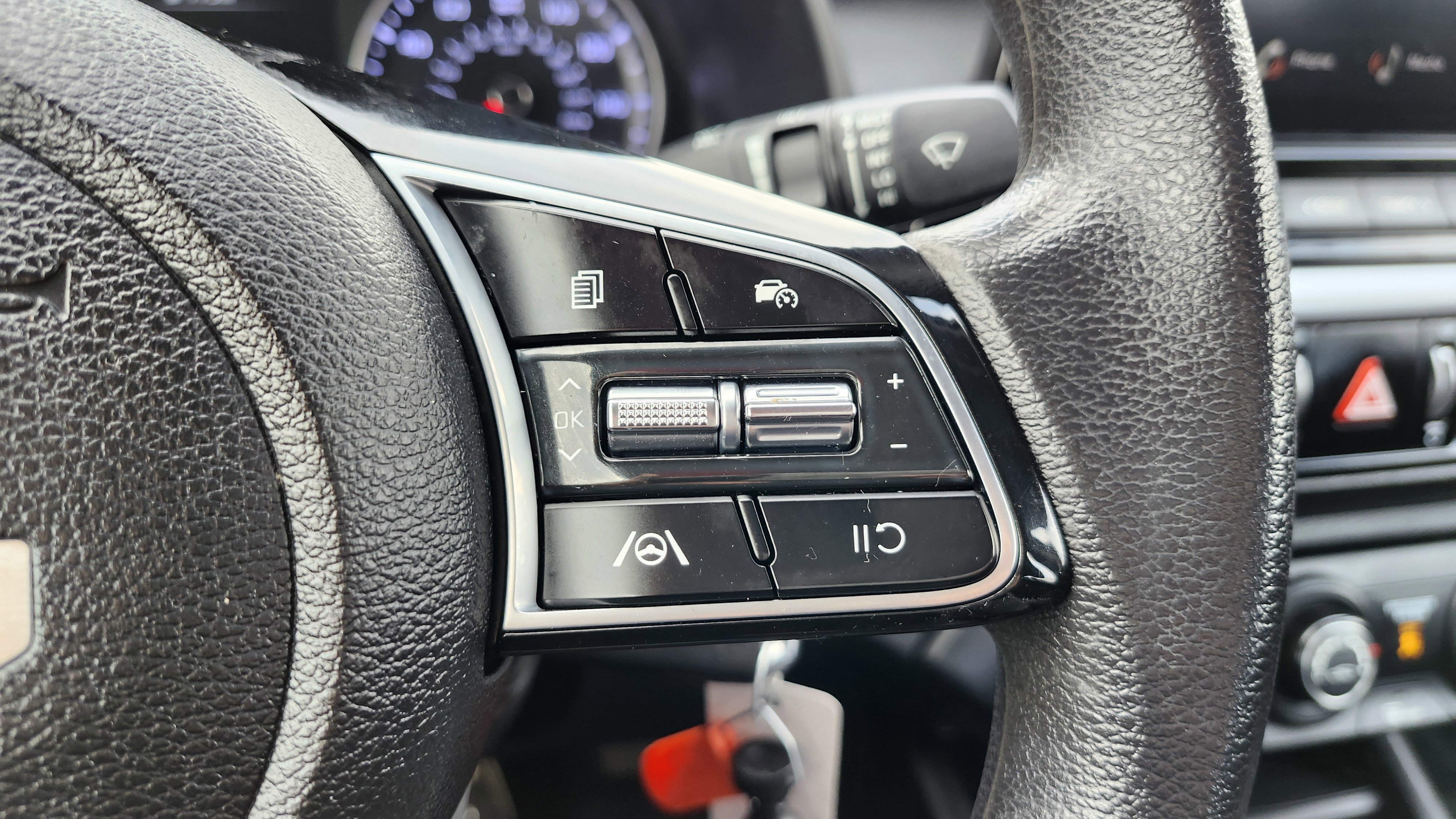 Used 2022 Kia Forte LXS image 29