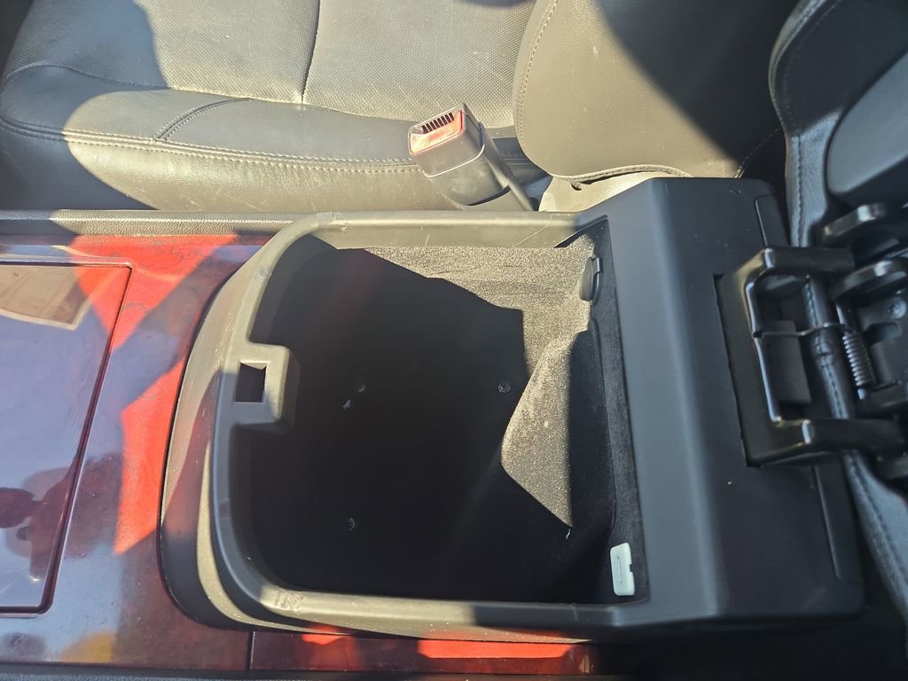 Used 2011 Cadillac Escalade EXT Luxury image 27