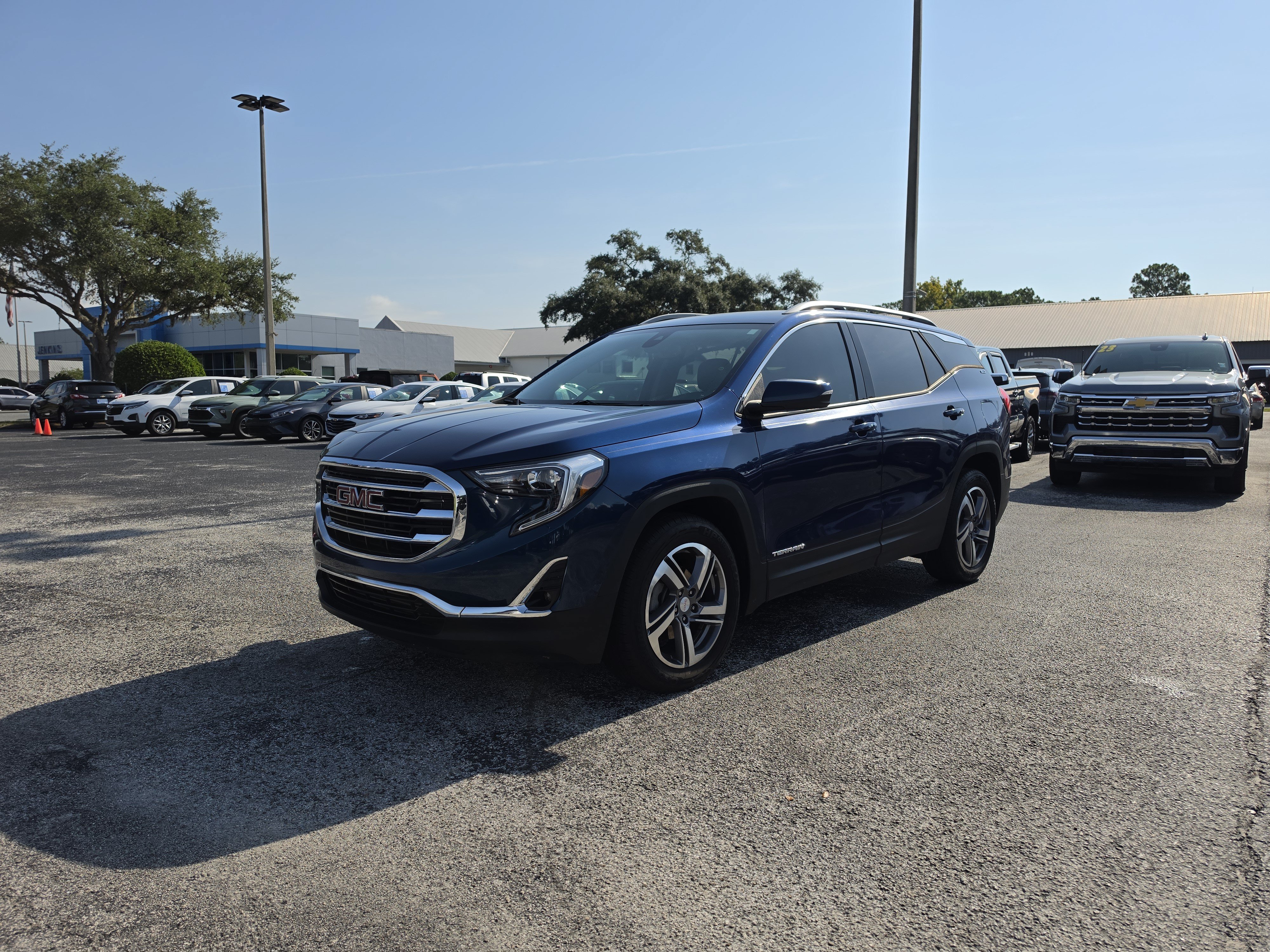 Used 2020 GMC Terrain SLT w/ Preferred Package FWD image 11