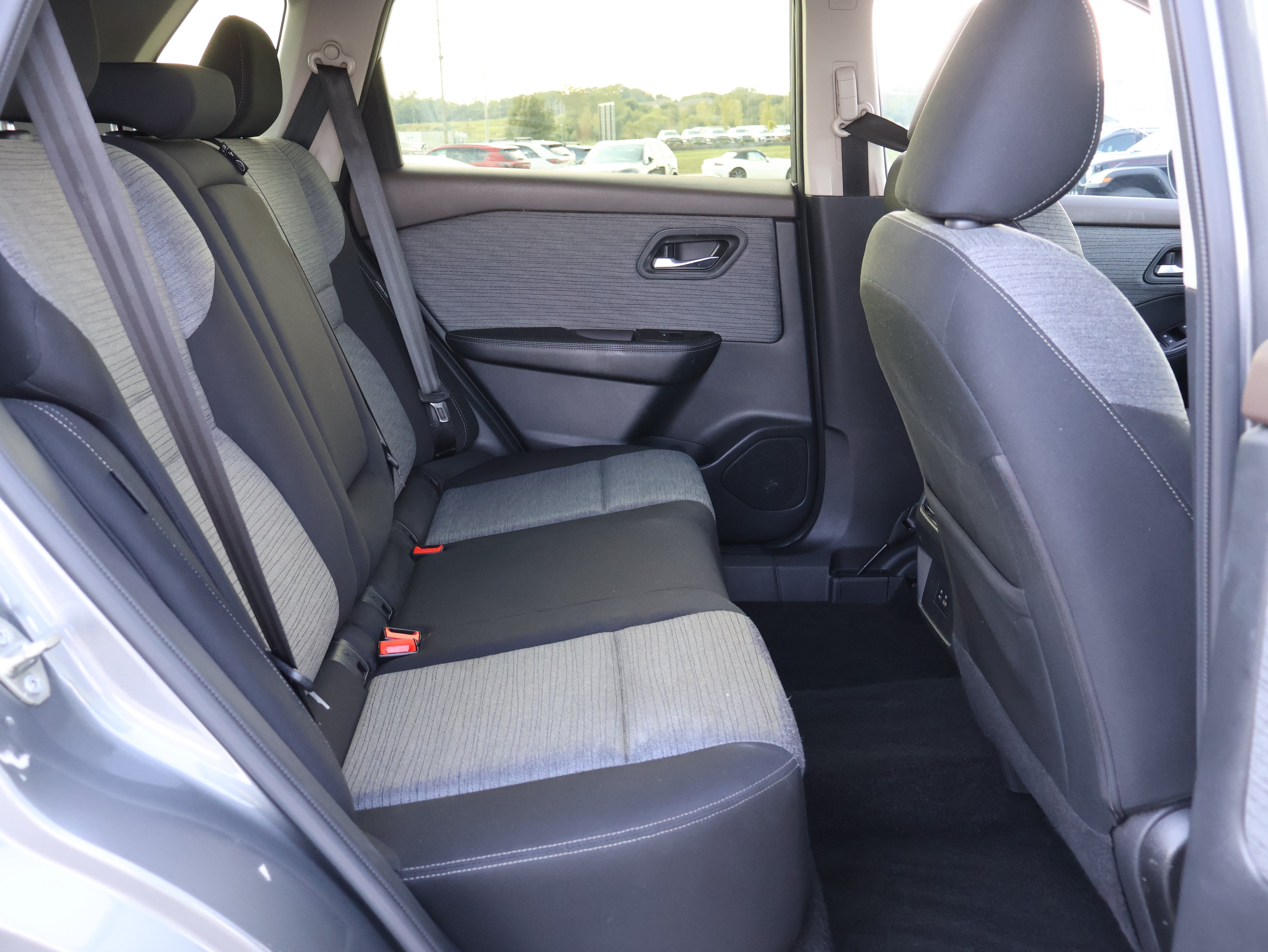 Used 2023 Nissan Rogue SV AWD/4WD image 11