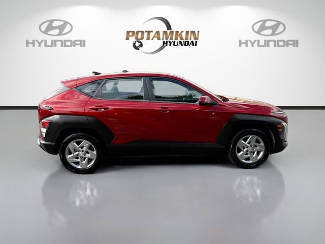 Certified 2025 Hyundai Kona SE image 4