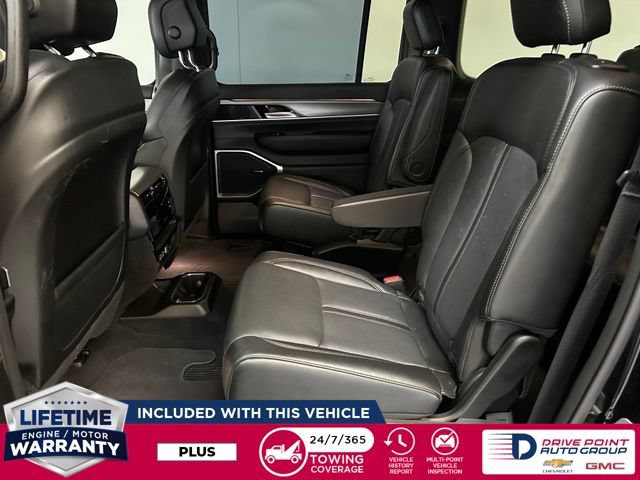 Used 2025 Jeep Wagoneer Series II AWD/4WD image 25