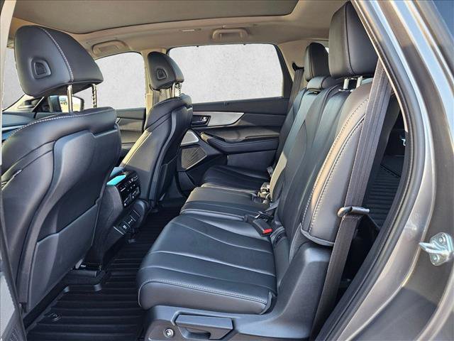 Used 2025 Acura MDX w/ Technology Package FWD image 15
