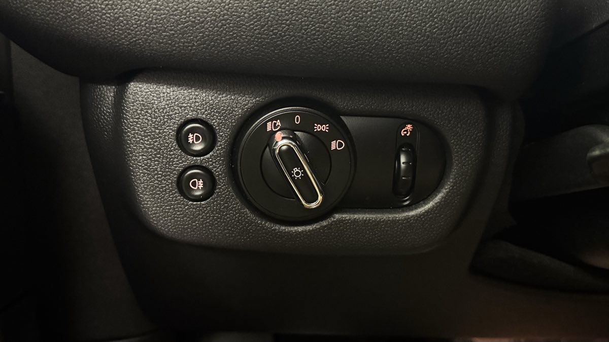 Used 2019 MINI Cooper Clubman S w/ Premium Package FWD image 27