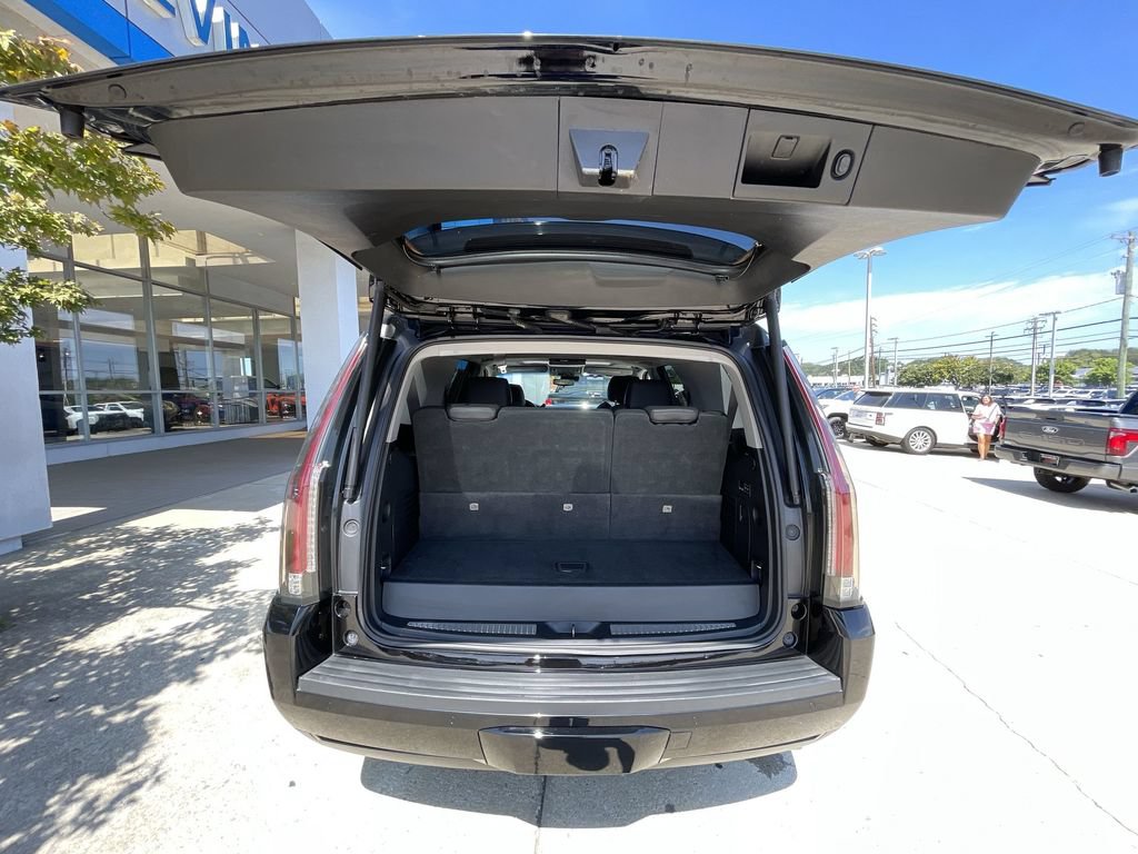 Certified 2018 Cadillac Escalade Premium Luxury AWD/4WD image 26