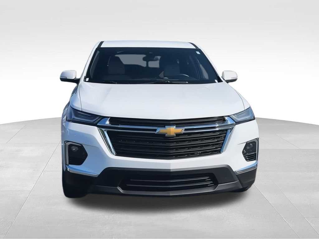 Used 2023 Chevrolet Traverse LS w/ Safety Package FWD image 3