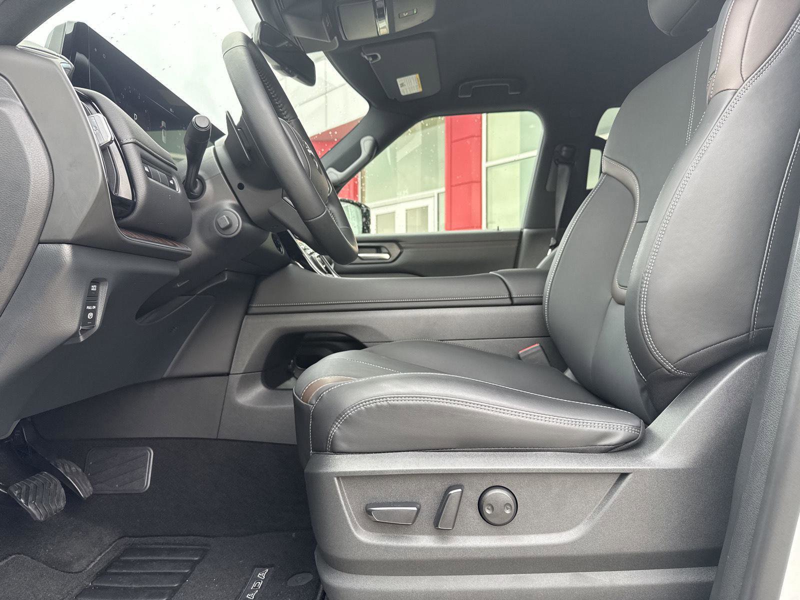 New 2026 Nissan Armada SL w/ Captain's Chari Seat Package image 20