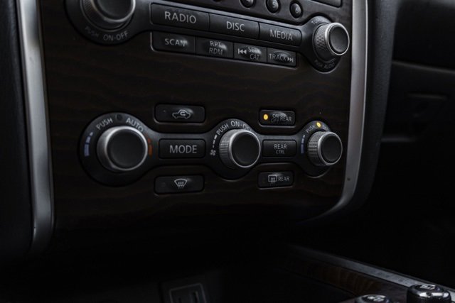 Used 2019 Nissan Pathfinder Platinum image 18