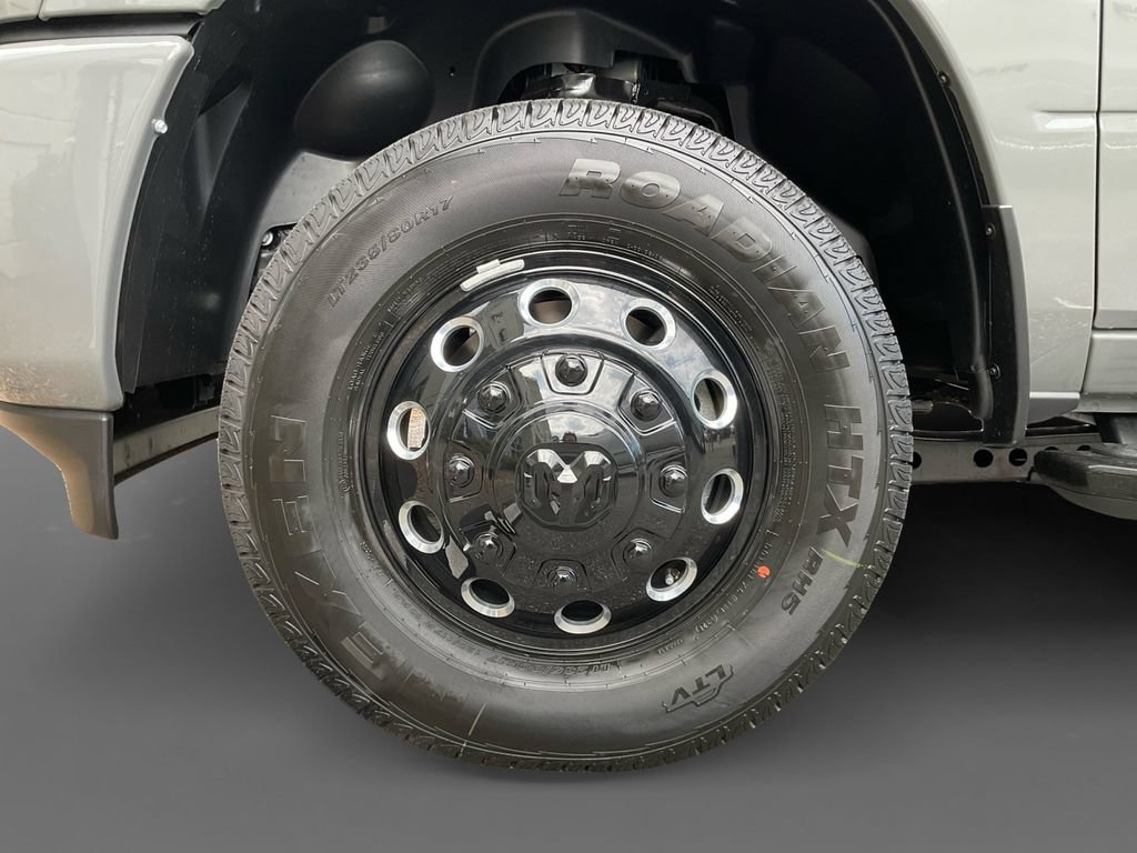 New 2027 RAM 3500 Big Horn AWD/4WD image 15