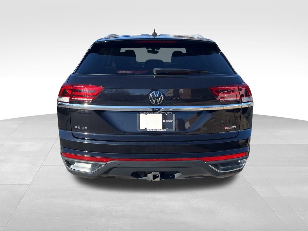 Used 2020 Volkswagen Atlas Cross Sport SE w/ Towing Package image 6