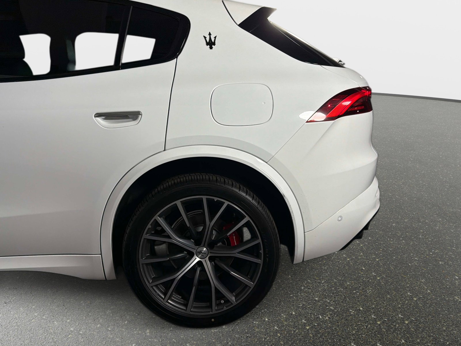 Used 2023 Maserati Grecale Modena AWD/4WD image 14